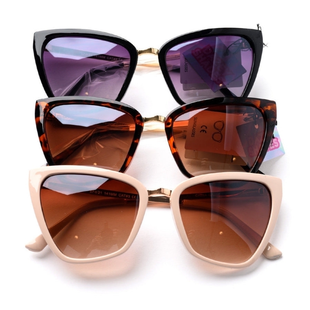 Black Cat Eye Sunglasses Gold Frame Oversized Trendy Fashion UV - Picture 2 of 2
